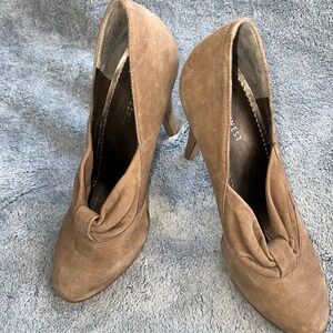 Nine West Suede heel (first pic most accurate color)